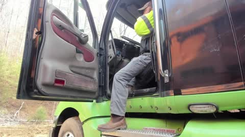 hardworkertn online show from March 31, 6:19 pm