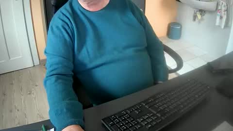 hardy3251 online show from October 7, 2:47 pm