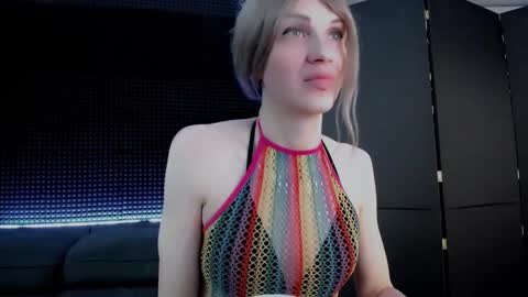 Snapshot of hardy_green chatting on November 6, 6:25 am Miss Hardy online show from November 6, 6:25 am