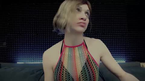 Snapshot of hardy_green chatting on March 3, 3:01 am Miss Hardy online show from March 3, 3:01 am