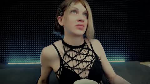 Snapshot of hardy_green chatting on March 10, 3:11 am Miss Hardy online show from March 10, 3:11 am