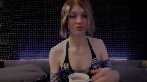 Snapshot of hardy_green chatting on March 22, 3:32 am Miss Hardy online show from March 22, 3:32 am