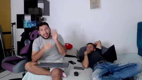 Snapshot of harlequin_need chatting on December 6, 2:17 pm A X E L online show from December 6, 2:17 pm