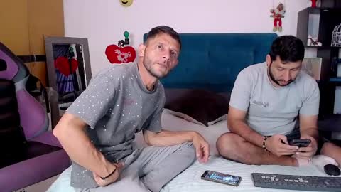 Snapshot of harlequin_need chatting on December 10, 1:55 pm A X E L online show from December 10, 1:55 pm