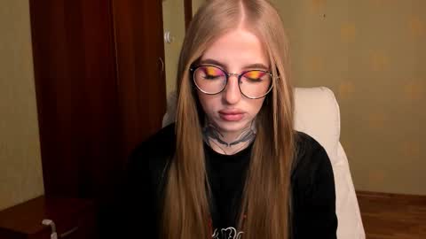 Julia online show from February 24, 5:05 am