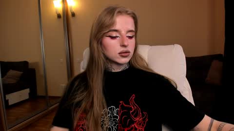 Julia online show from April 5, 5:15 am