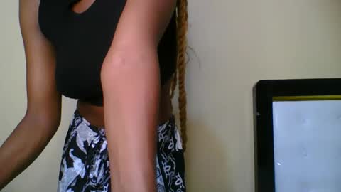 Snapshot of harmlessbitch chatting on October 20, 8:20 pm harmlessbitch online show from October 20, 8:20 pm