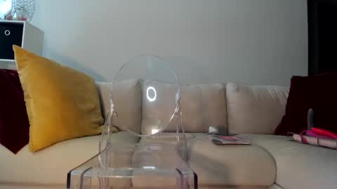 Snapshot of harmonie_marquise chatting on January 7, 6:21 pm Harmonie Marquise online show from January 7, 6:21 pm