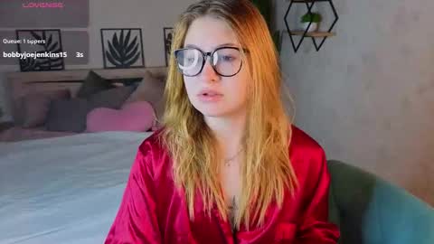 Christine online show from September 30, 1:32 am