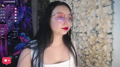 Snapshot of harmonys_couple_ chatting on May 5, 7:44 pm Harmonys World online show from May 5, 7:44 pm