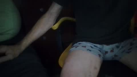Snapshot of harry1cannary chatting on May 27, 5:26 am harry1cannary online show from May 27, 5:26 am