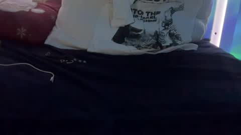 Snapshot of harry71864 chatting on February 2, 6:15 am LATINOandasian stud online show from February 2, 6:15 am