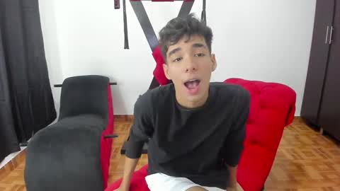 Snapshot of harry_latinboy chatting on January 13, 8:04 pm Harry online show from January 13, 8:04 pm