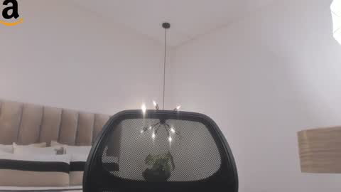 Snapshot of harryy_joness chatting on December 18, 5:31 pm Harry Jones online show from December 18, 5:31 pm