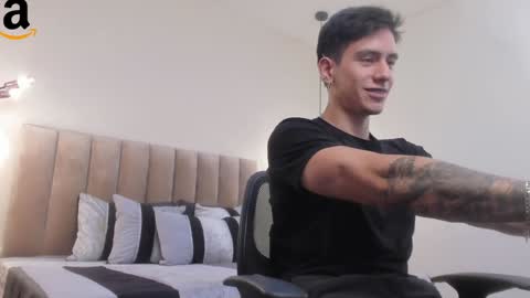 Snapshot of harryy_joness chatting on December 26, 5:30 pm Harry Jones online show from December 26, 5:30 pm