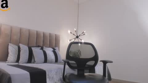 Snapshot of harryy_joness chatting on December 28, 5:14 pm Harry Jones online show from December 28, 5:14 pm