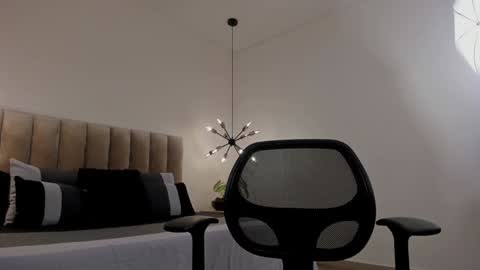 Snapshot of harryy_joness chatting on January 9, 5:43 pm Harry Jones online show from January 9, 5:43 pm