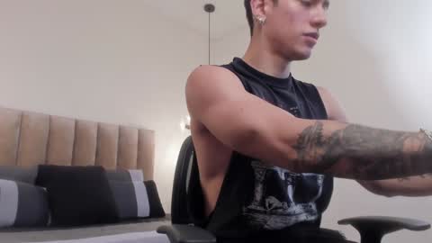 Snapshot of harryy_joness chatting on January 11, 5:18 pm Harry Jones online show from January 11, 5:18 pm