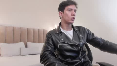 Snapshot of harryy_joness chatting on January 25, 5:51 pm Harry Jones online show from January 25, 5:51 pm