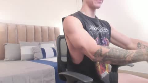 Snapshot of harryy_joness chatting on January 31, 5:42 pm Harry Jones online show from January 31, 5:42 pm