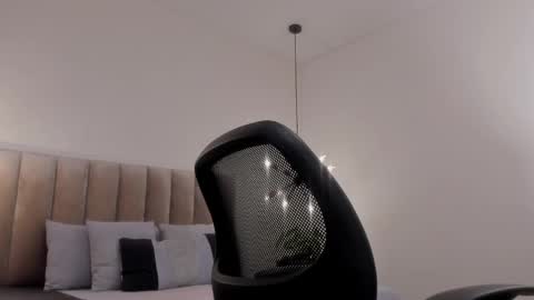 Snapshot of harryy_joness chatting on February 9, 5:43 pm Harry Jones online show from February 9, 5:43 pm