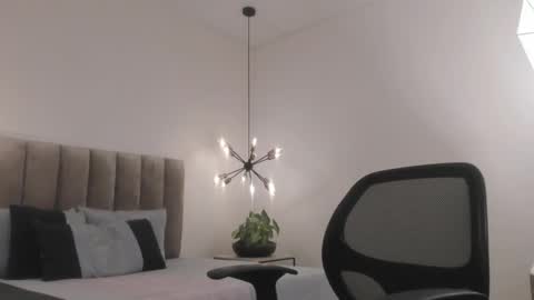 Snapshot of harryy_joness chatting on February 16, 5:48 pm Harry Jones online show from February 16, 5:48 pm