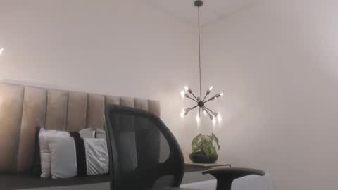 Snapshot of harryy_joness chatting on February 18, 5:21 pm Harry Jones online show from February 18, 5:21 pm