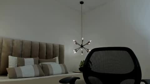 Snapshot of harryy_joness chatting on February 27, 5:26 pm Harry Jones online show from February 27, 5:26 pm