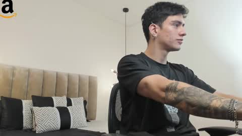 Snapshot of harryy_joness chatting on March 4, 5:34 pm Harry Jones online show from March 4, 5:34 pm