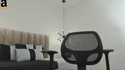 Snapshot of harryy_joness chatting on March 4, 8:38 pm Harry Jones online show from March 4, 8:38 pm