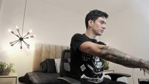 Snapshot of harryy_joness chatting on March 7, 8:44 pm Harry Jones online show from March 7, 8:44 pm