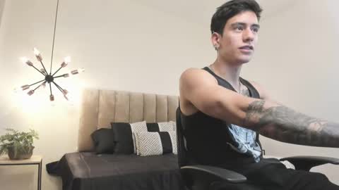 Snapshot of harryy_joness chatting on March 8, 5:22 pm Harry Jones online show from March 8, 5:22 pm