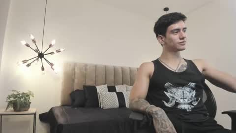 Snapshot of harryy_joness chatting on March 8, 8:25 pm Harry Jones online show from March 8, 8:25 pm