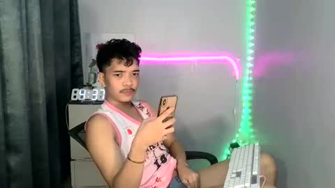 Snapshot of hart_well69 chatting on March 8, 7:16 am Michael18 online show from March 8, 7:16 am