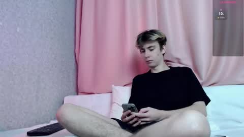 Snapshot of harvey_foster chatting on December 1, 10:20 am harvey_foster online show from December 1, 10:20 am