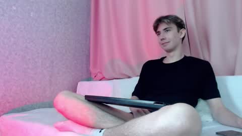 Snapshot of harvey_foster chatting on December 17, 3:29 pm harvey_foster online show from December 17, 3:29 pm