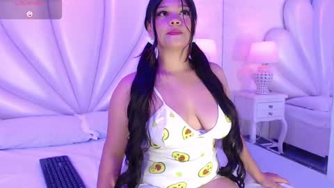 hatsajones online show from September 26, 4:05 am