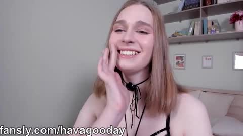 Snapshot of havagooday chatting on March 1, 5:53 am Mia online show from March 1, 5:53 am