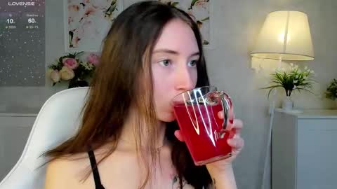 Lola online show from October 20, 8:59 am