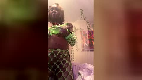 Snapshot of hawtchoc37 chatting on December 15, 5:23 am hawtchoc37 online show from December 15, 5:23 am