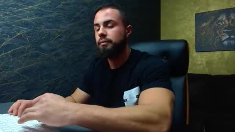 HayesWood online show from November 15, 6:00 am