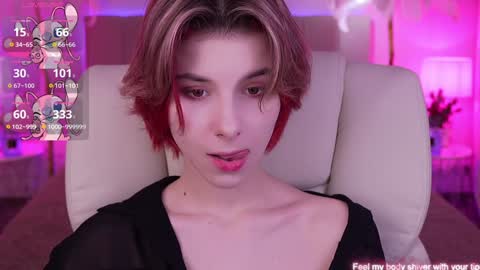 haylaamber online show from December 25, 6:52 am