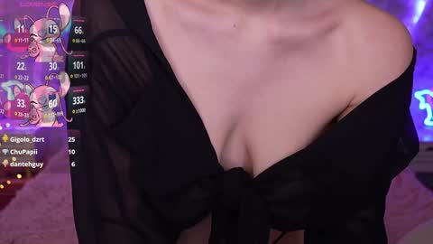 haylaamber online show from January 28, 5:32 am