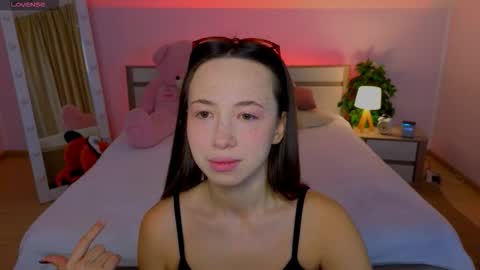 Snapshot of haylefirehot chatting on November 3, 1:51 am Hayle online show from November 3, 1:51 am