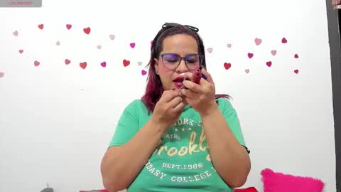 Snapshot of hazel_34 chatting on February 4, 8:31 am hazel online show from February 4, 8:31 am