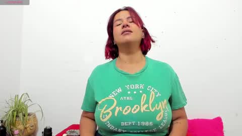 Snapshot of hazel_34 chatting on April 4, 9:51 am hazel online show from April 4, 9:51 am