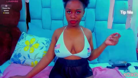 hazel_lanee online show from March 1, 10:45 pm