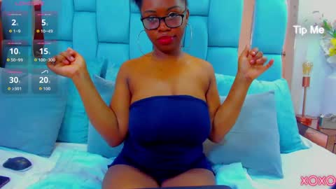 hazel_lanee online show from April 20, 12:02 am