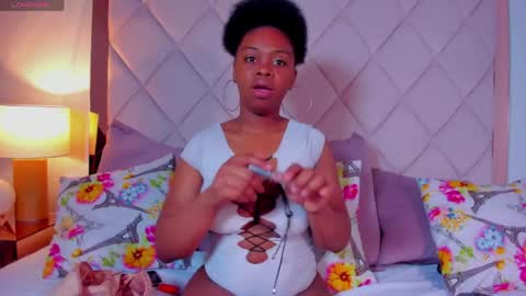 Snapshot of hazel_lanee chatting on May 9, 8:41 am hazel_lanee online show from May 9, 8:41 am