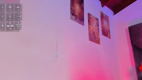 Snapshot of hazel_shy chatting on February 20, 11:43 pm Im Hazel online show from February 20, 11:43 pm